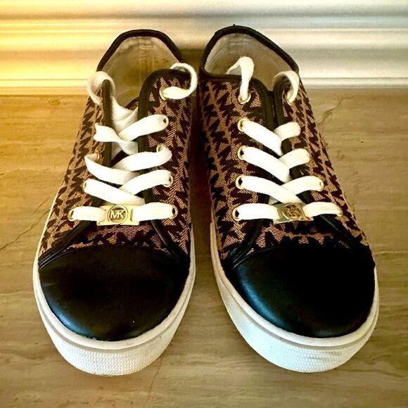 Michael Kors signature low top sneakers. - Picture 1 of 6